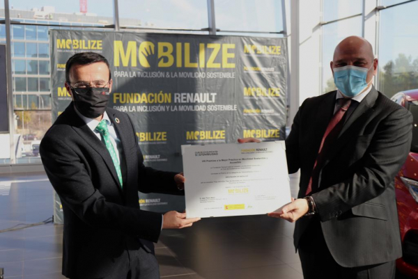 Imagen: Renault concede al Plan Movem de la Diputación de Badajoz uno de los premios a la mejor práctica ...