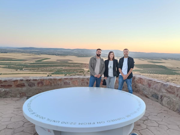 Imagen: Magacela inaugura un Mirador Celeste para impulsar el astroturismo y la protección del cielo noct...